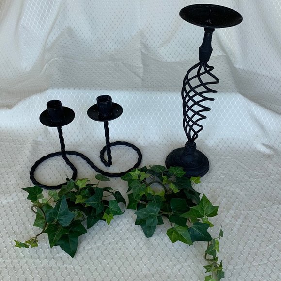 Bundle of iron-type candleholders and faux ivy embellishment - Picture 1 of 4